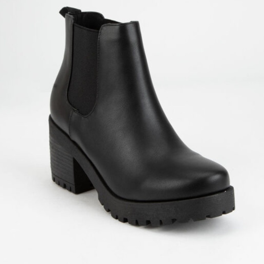 ⚠️LAST CHANCE SALE‼️NIB chunky ankle boot
